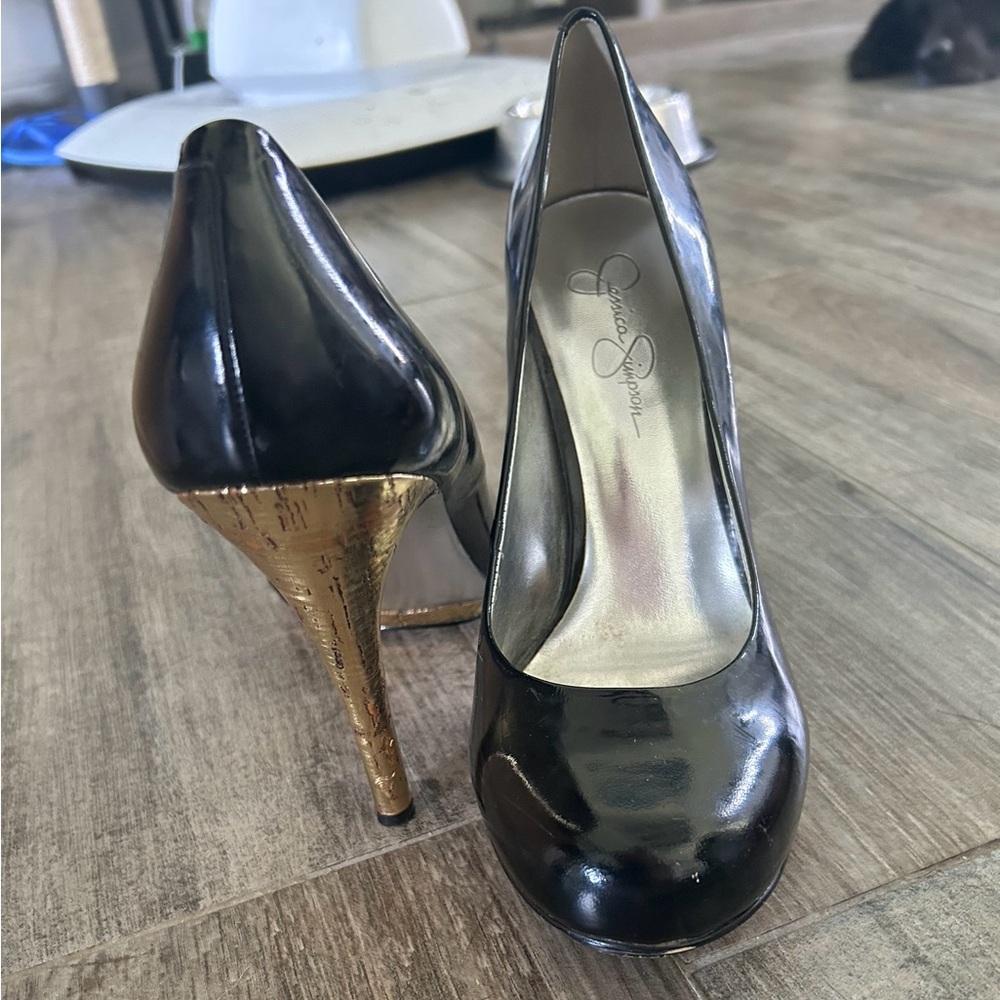 Jessica Simpson Black and Gold Heels